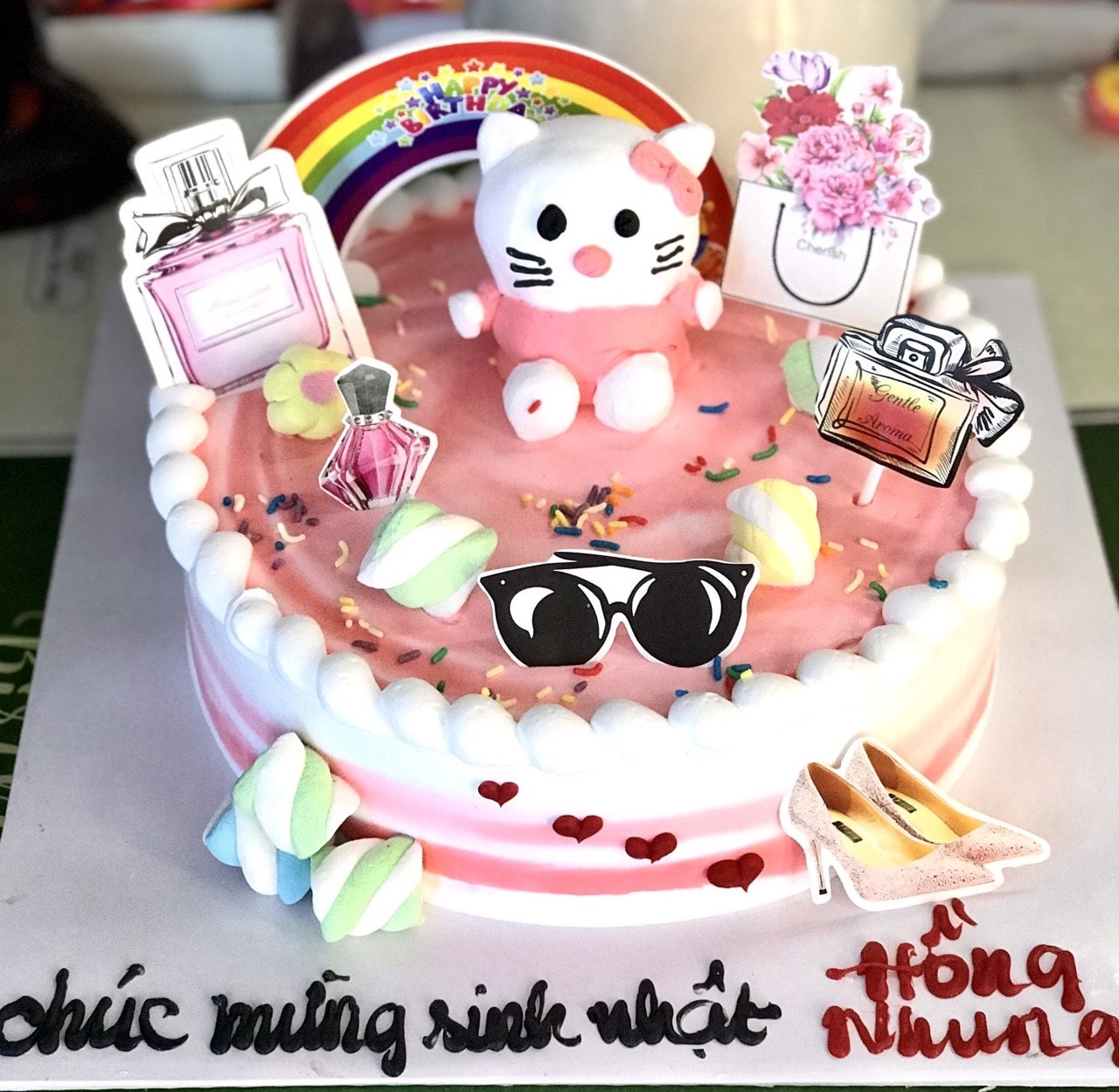 Bạn đang tìm kiếm một món quà sinh nhật đẹp và độc đáo dành cho bé gái của mình? Hãy xem qua chiếc bánh kem bé gái đẹp trong hình ảnh, với thiết kế độc đáo và trang trí tinh tế, chiếc bánh này sẽ làm cho ngày sinh nhật của bé thật tuyệt vời và đáng nhớ.