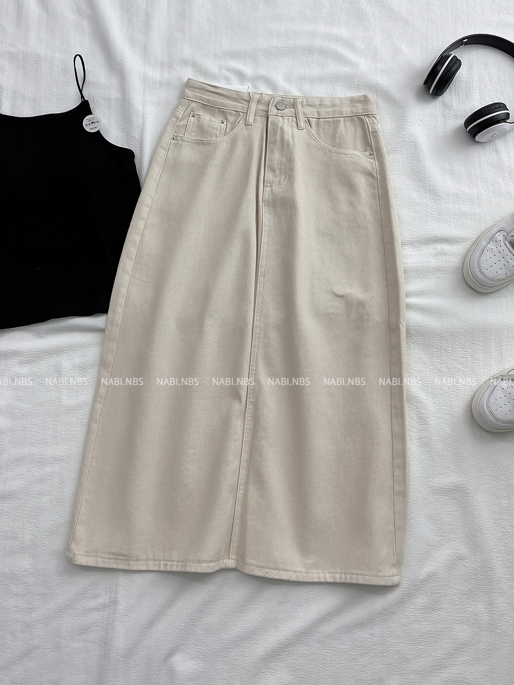 DILY  Chân váy jean dài  Items thống trị xu hướng Xuân Hè 2023