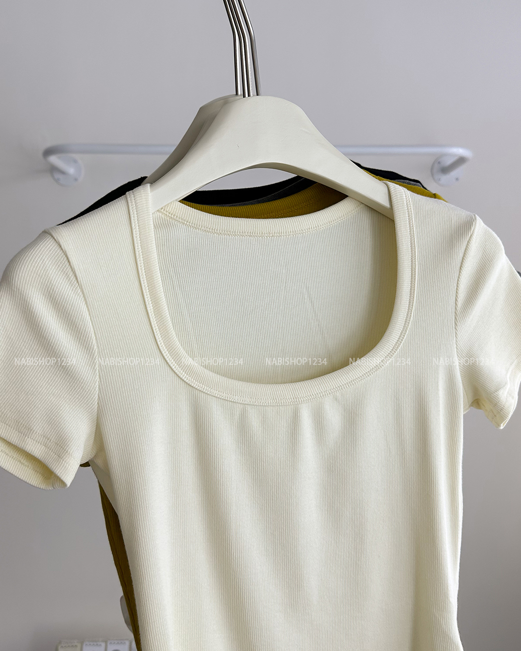 (S50%) Áo Thun Số 12-B 3738 Thun Gân Cổ Vuông