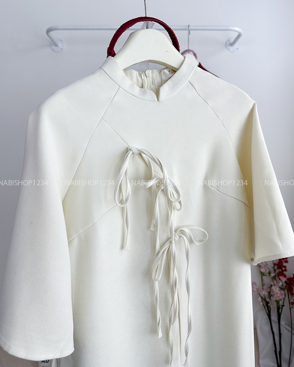 Áo Dài Số 11-C Chéo Xẻ Tà 3 Nơ + Cài