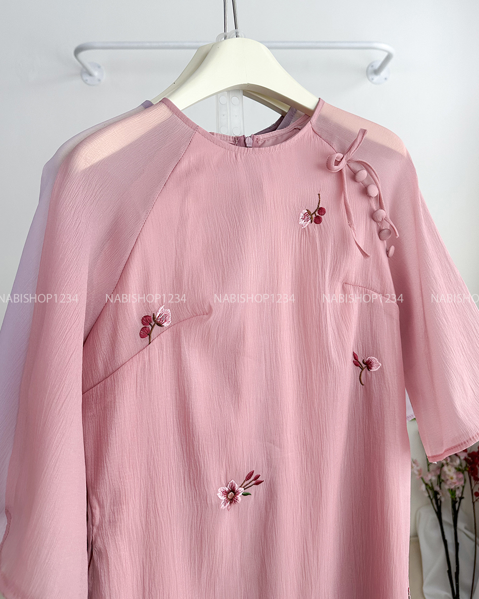 Áo Dài Số 13-C Tơ Hoa Thêu Tà Phối