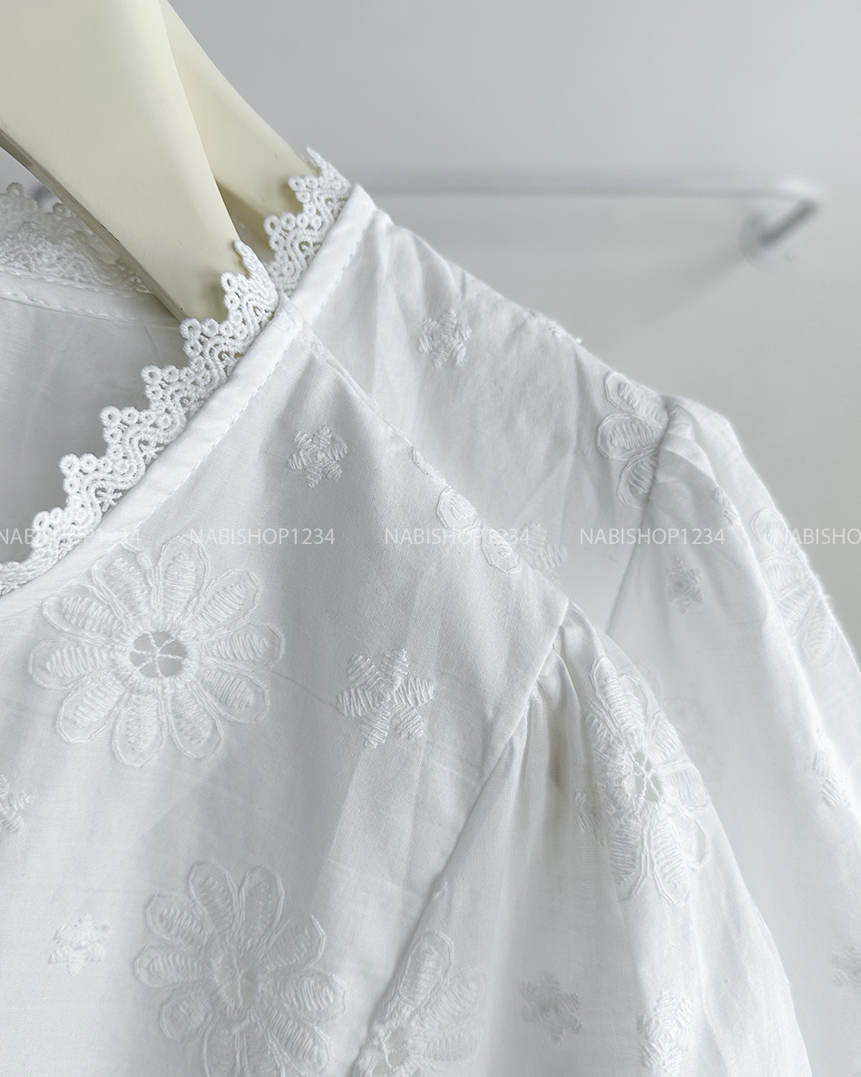 Áo Kiểu Số 269-D BBD Hoa Nổi Cổ Ren