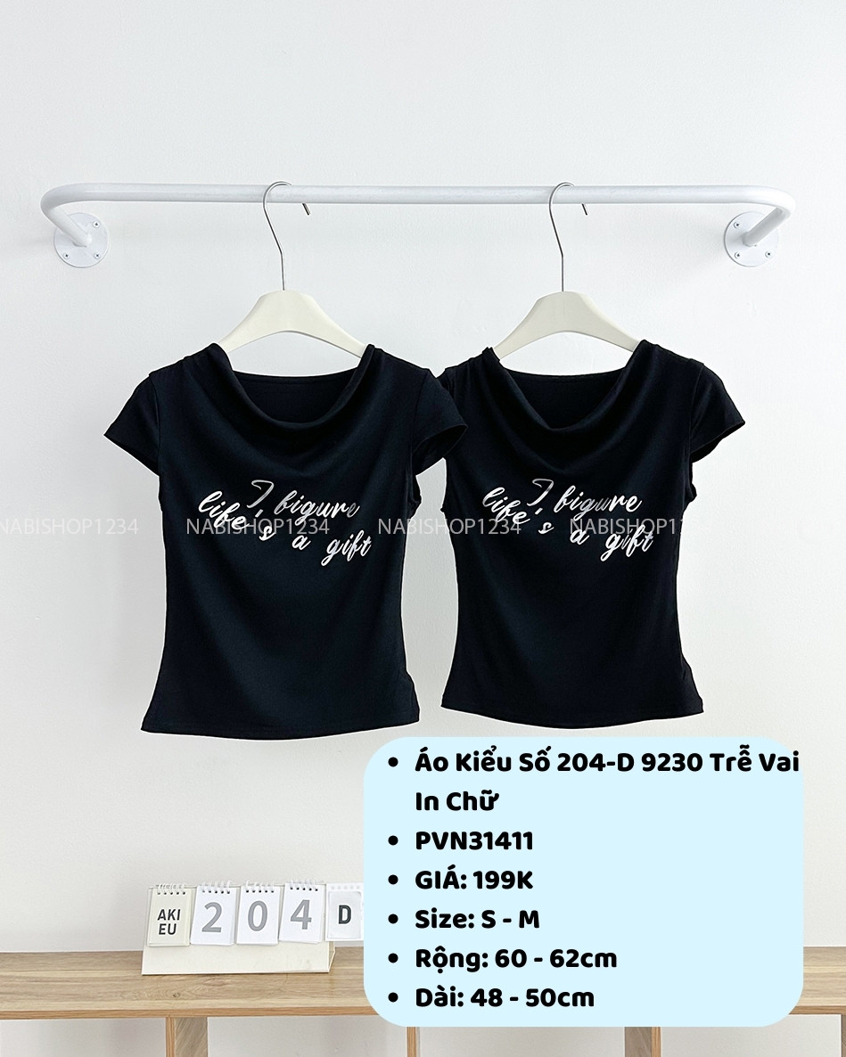 Áo Kiểu Số 204-D 9230 Trễ Vai In Chữ