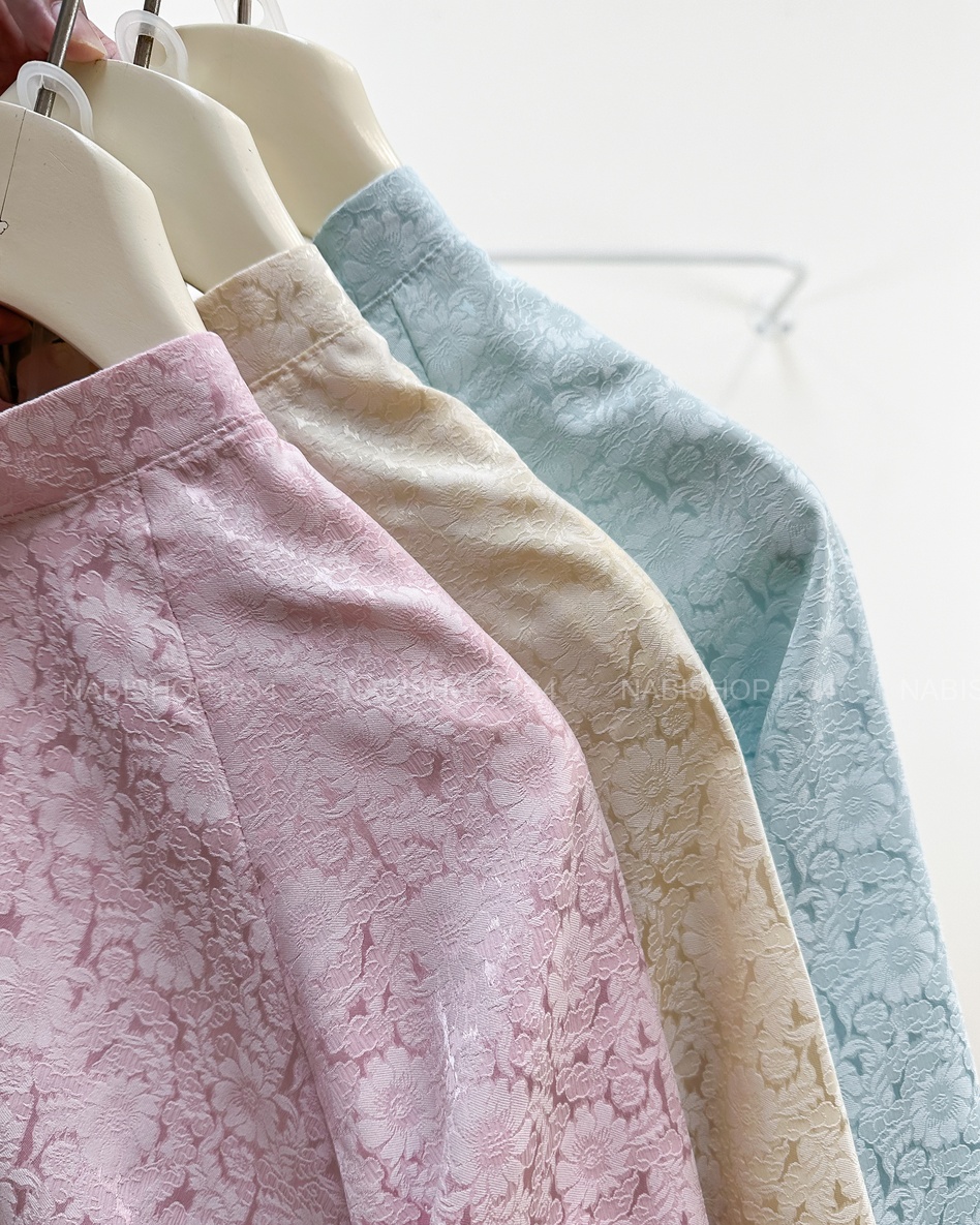 Áo Dài Số 24-C Gấm Hoa Khuy Tết