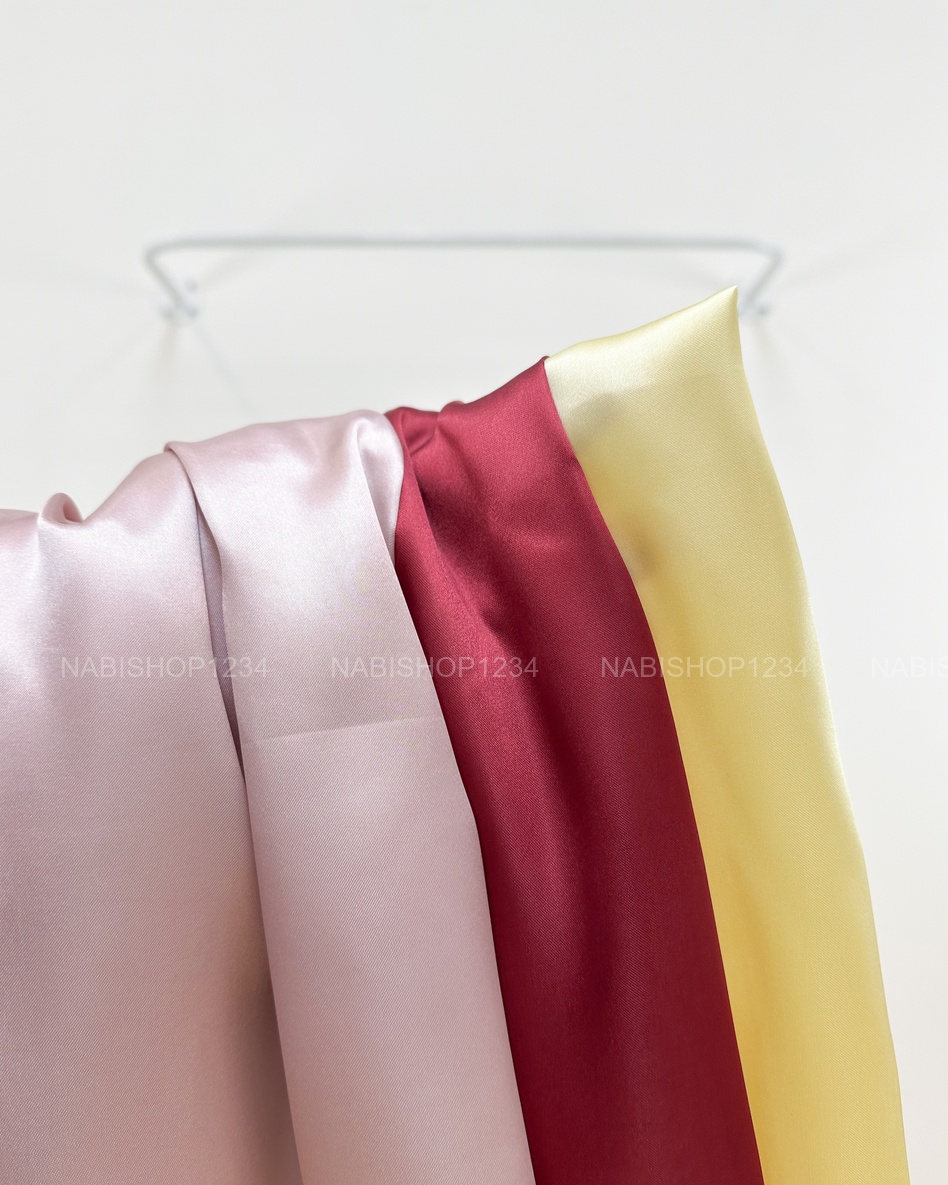 Áo Dài Số 24-C Gấm Hoa Khuy Tết