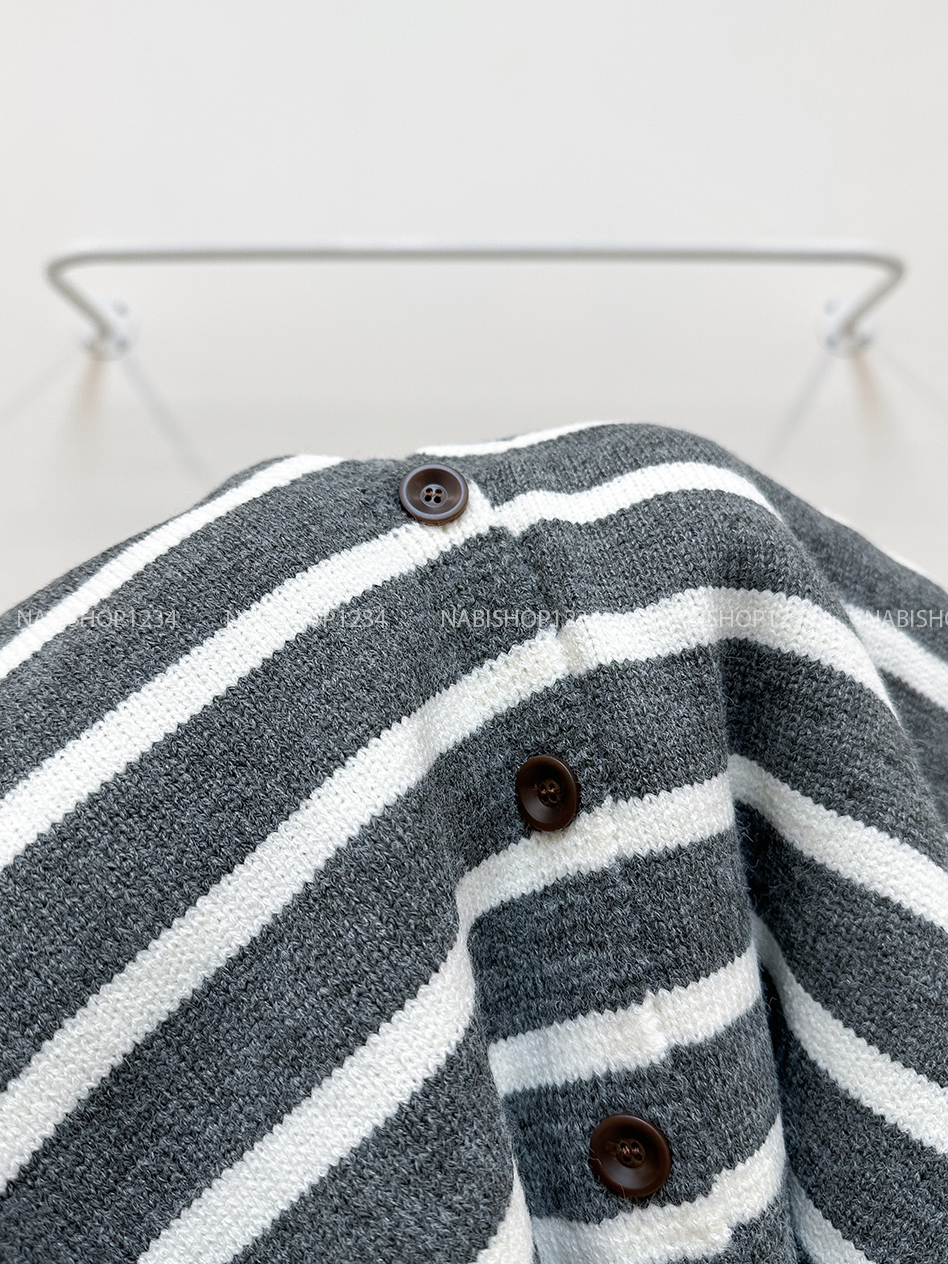Áo Khoác Số 341-A Gile Kẻ Cổ V