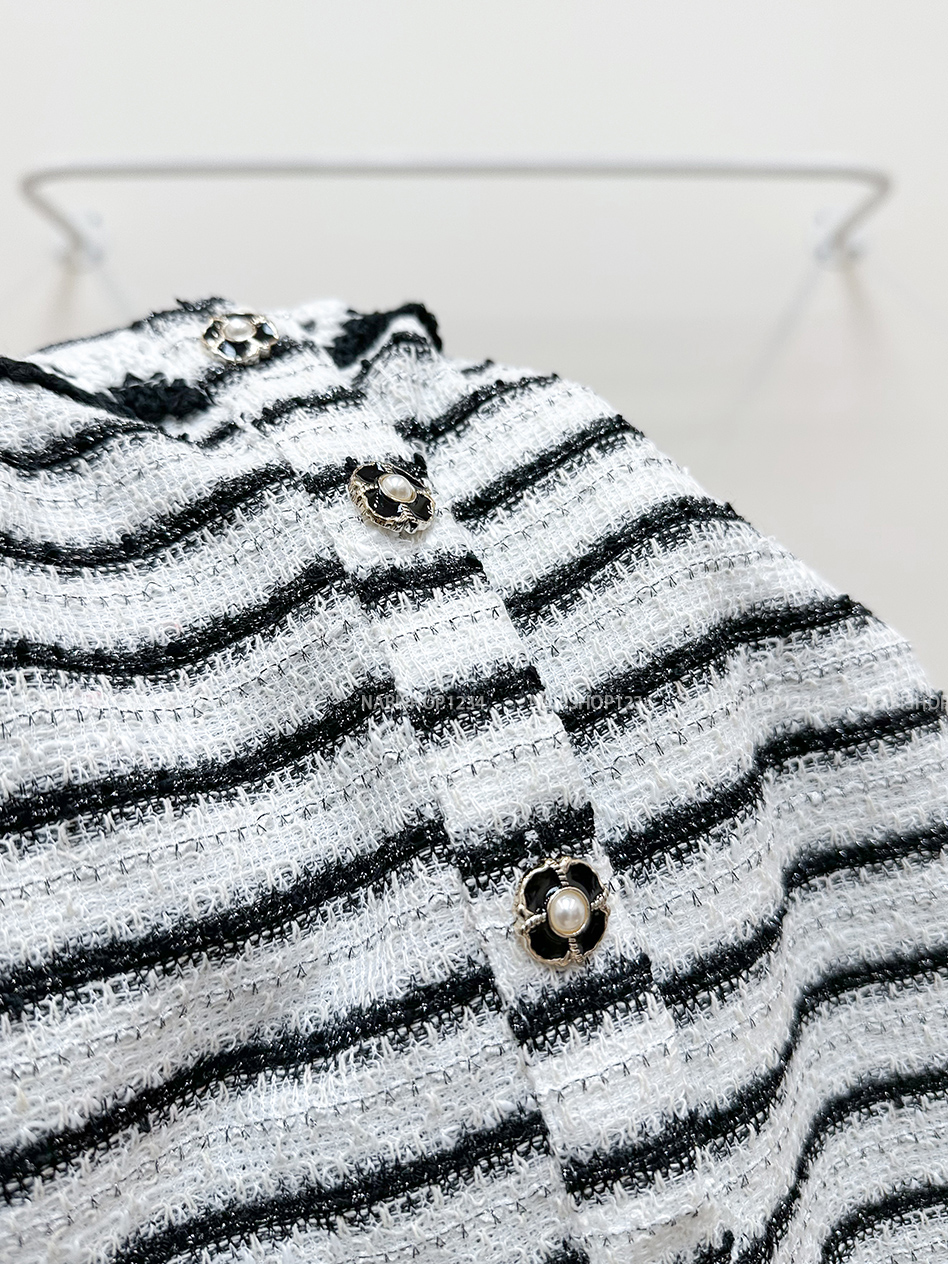 Áo Len Số 120-C 2299 Trễ Vai Kẻ