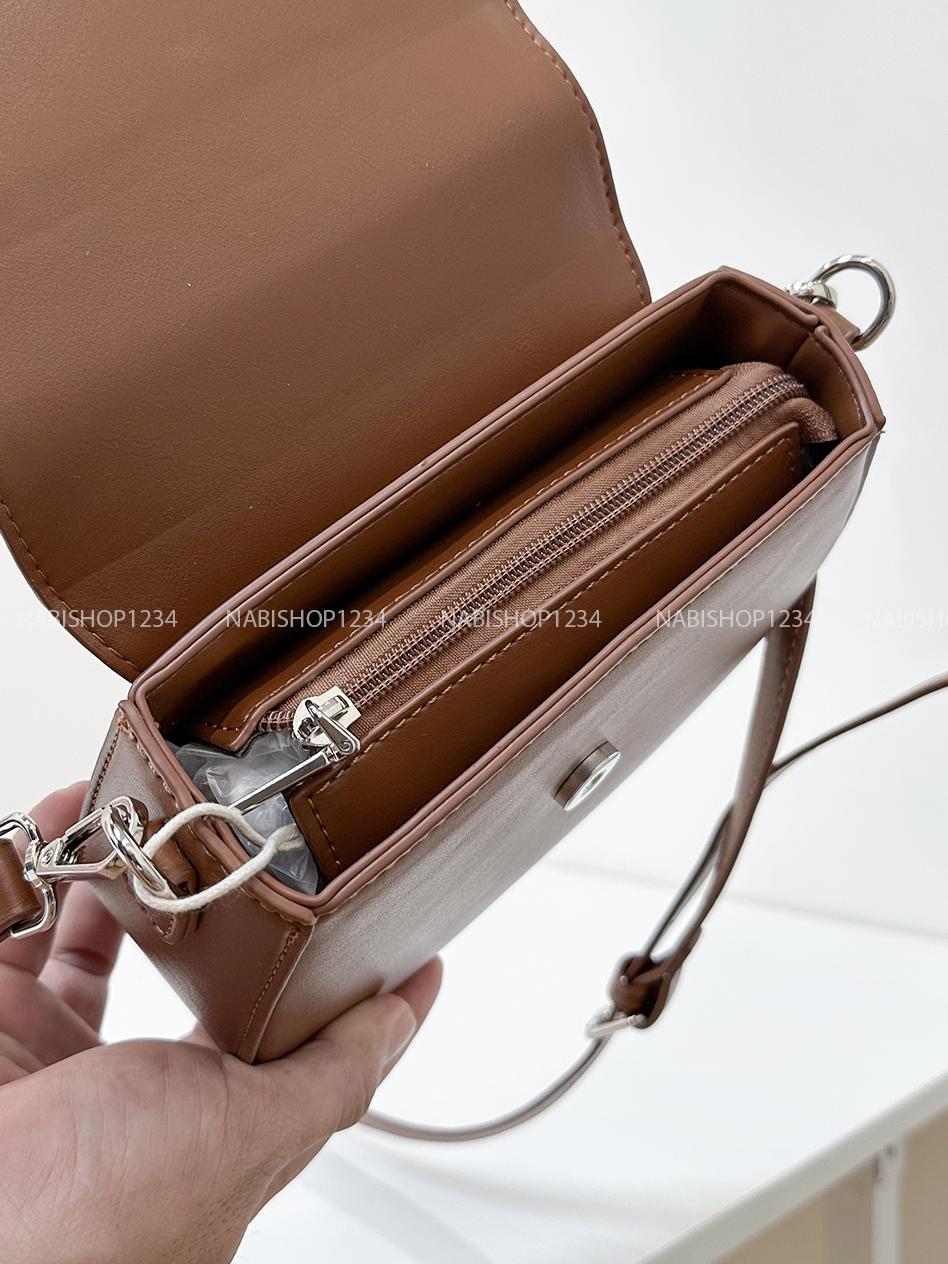 Túi Số 184-E 3119 Đeo Chéo Trơn Nắp Gập