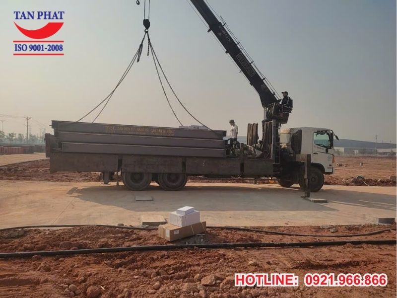 Vận chuyển bàn cân, thiết bị cân tới công trình