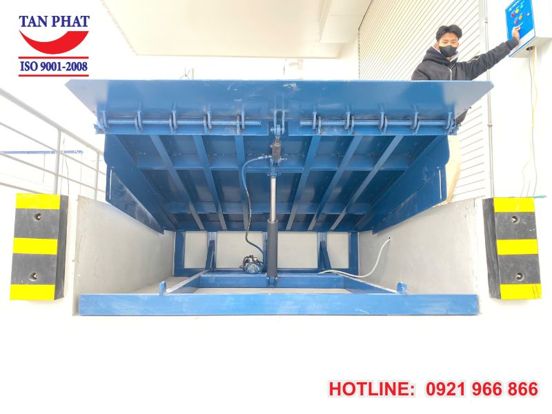 Phân Loại Dock Leveler: Dock Leveler Thủy Lực (Hydraulic Dock Leveler)