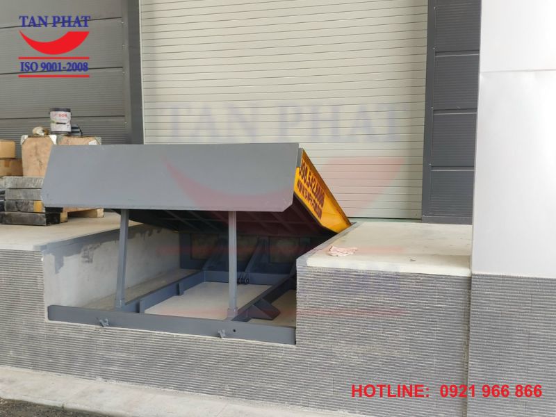 sàn nâng thủy lực 6 tấn