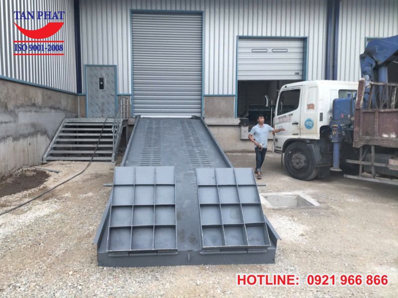 Hình ảnh thực tế dự án bàn giao cầu dẫn xe nâng tại Đình Vũ, Hải Phòng