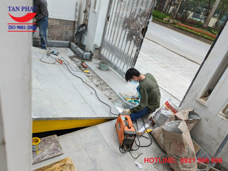 Tự động Tân Phát là công ty trực tiếp sản xuất, lắp đặt Dock Leveler hàng đầu tại Việt Nam.