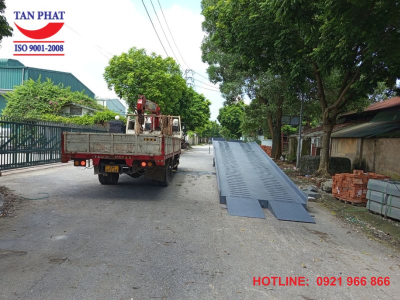 Cầu dẫn xe nâng 12 tấn 13x2,35m 