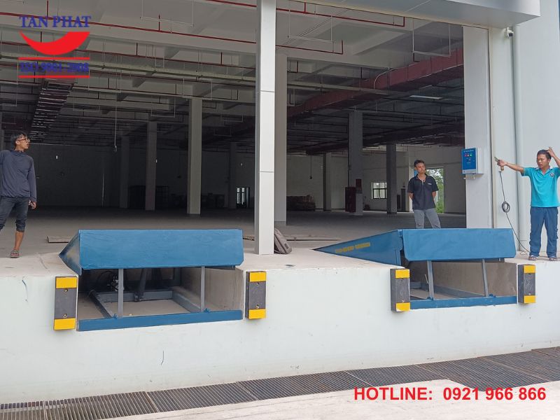 Lắp đặt 2 sàn nâng tự động loại 6 tấn