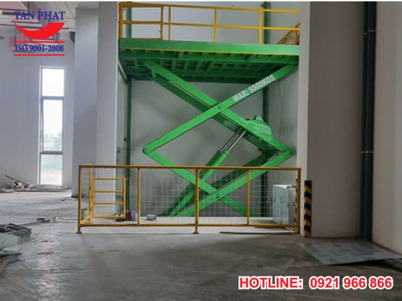 Bàn nâng 1 tấn nâng hạ thủy lực hoạt động bền bỉ