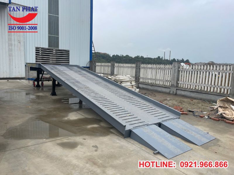 Dự án cầu lên container 10 tấn tại Lào Cai