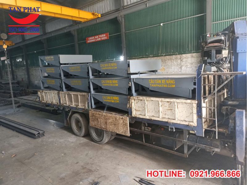Xuất xưởng, vận chuyển dock leveler tới công trình