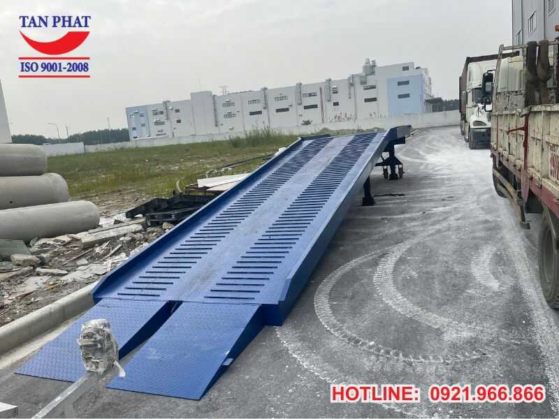 Ưu điểm của cầu dẫn xe nâng được bàn giao