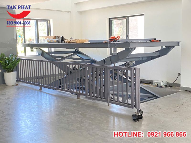 Hình ảnh thực tế quá trình lắp đặt bàn nâng ô tô
