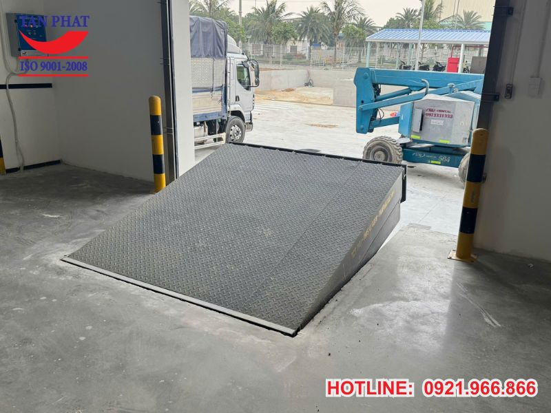 Đơn vị cung cấp, thi công dock leveler 12 tấn tại Nam Định uy tín