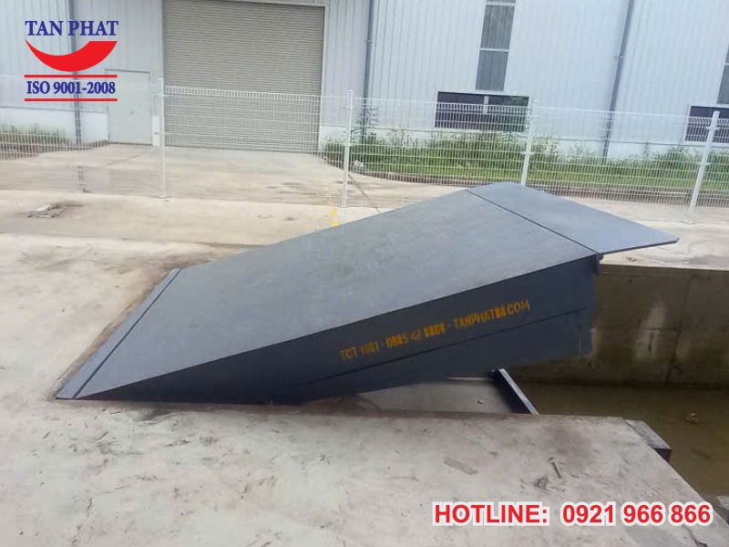 Hình ảnh thực tế dự án dock leveler lắp đặt tại Mỹ Hào, Hưng Yên
