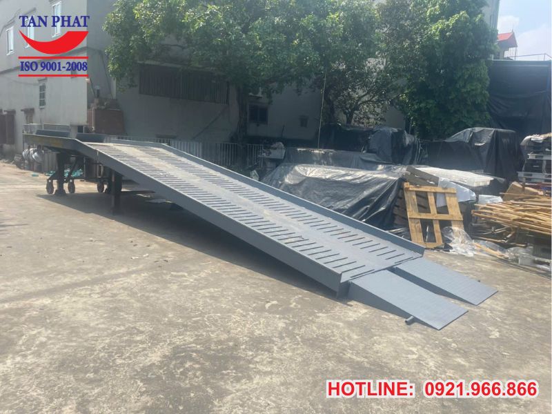 Cầu dẫn xe nâng 6 tấn dài 11m bàn giao tại Hưng Yên