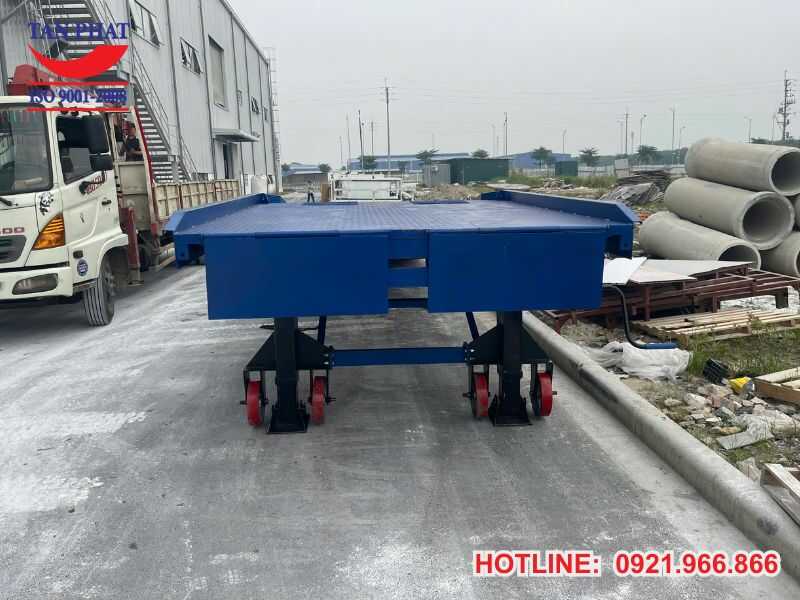 Hình ảnh thực tế bàn giao cầu xe nâng tại Hà Nam