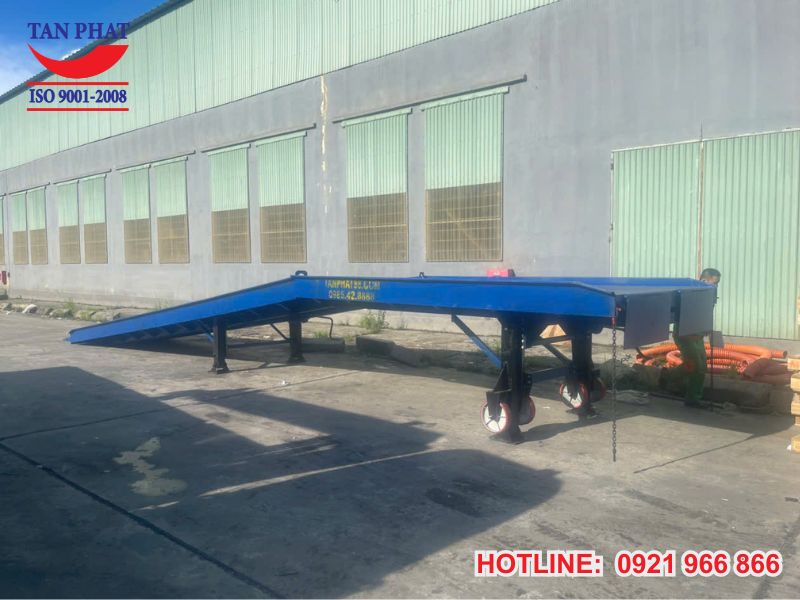 Hình ảnh thực tế bàn giao cầu container tại Hải Phòng