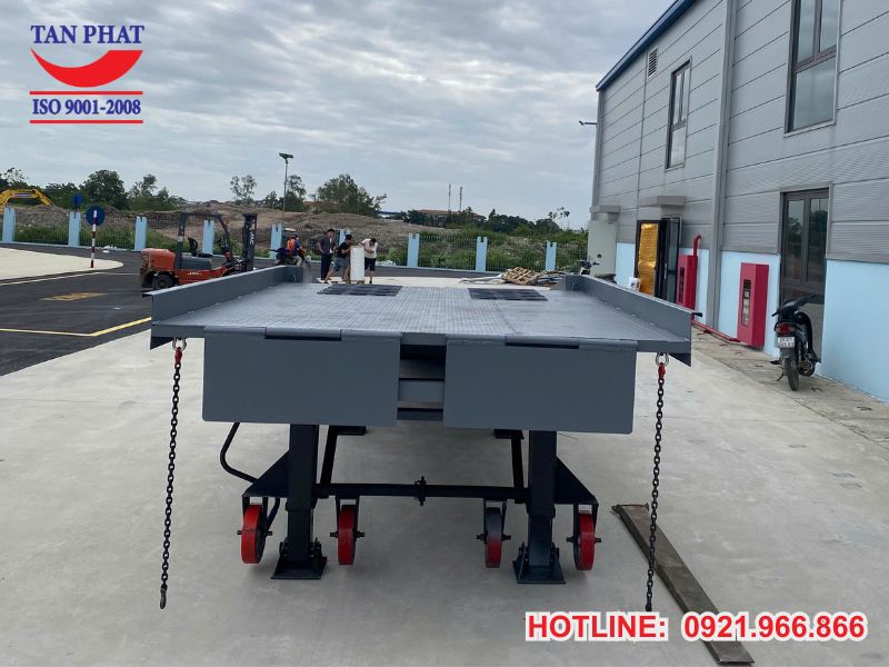 Tân Phát - đơn vị cung cấp cầu dẫn xe nâng uy tín, giá tốt