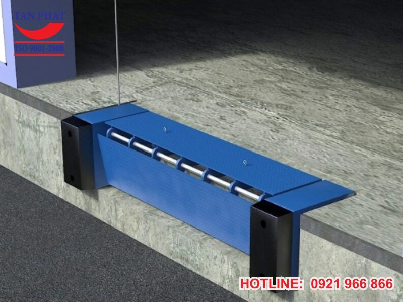 Mini dock leveler