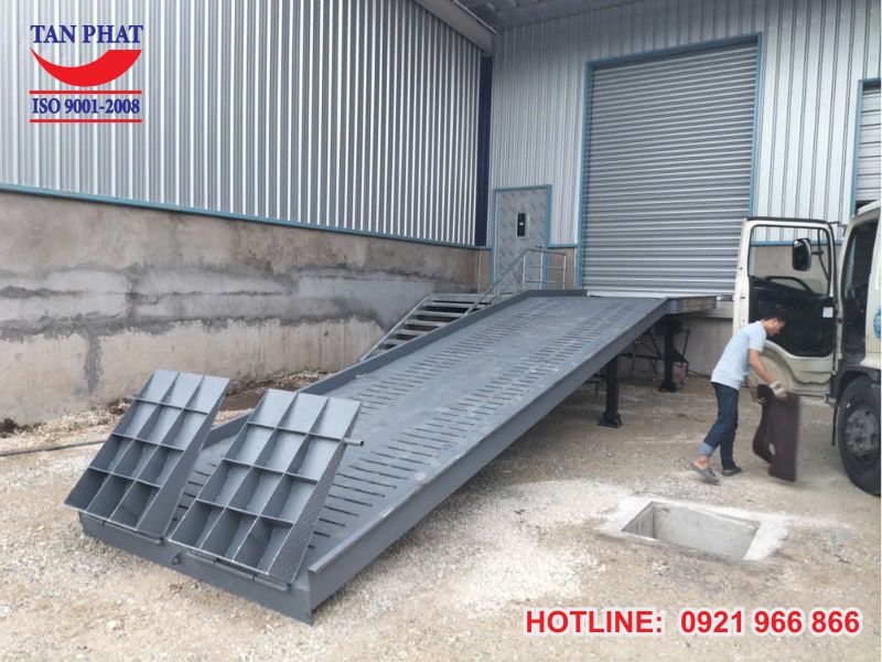 Hình ảnh thực tế dự án bàn giao cầu dẫn xe nâng tại Hải Phòng