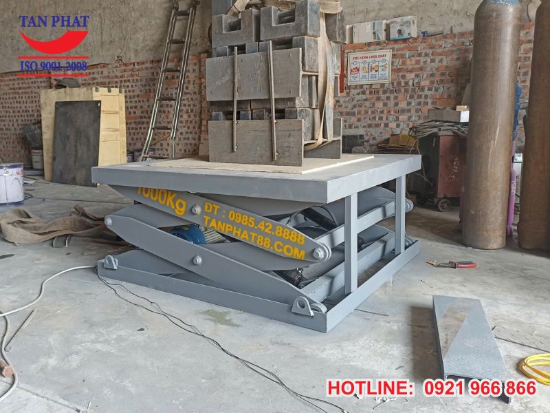 Sản xuất, lắp đặt bàn nâng thủy lực 1 tấn
