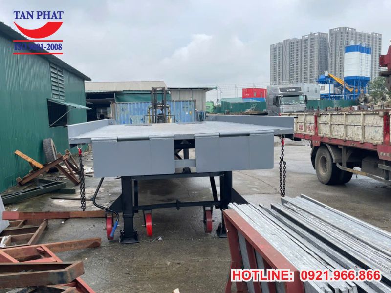 Hình ảnh thực tế cầu dẫn xe nâng tại Hà Nội