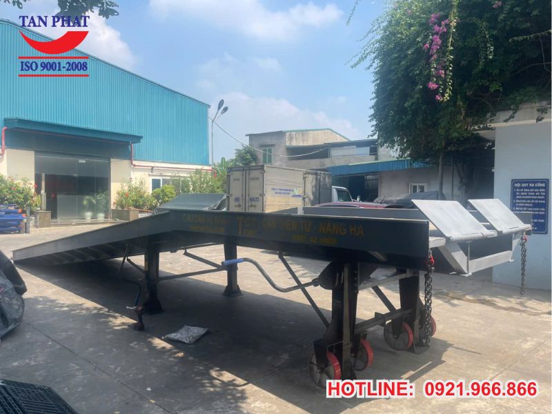 Dự án bàn giao cầu dẫn xe nâng 6 tấn tại Hưng Yên