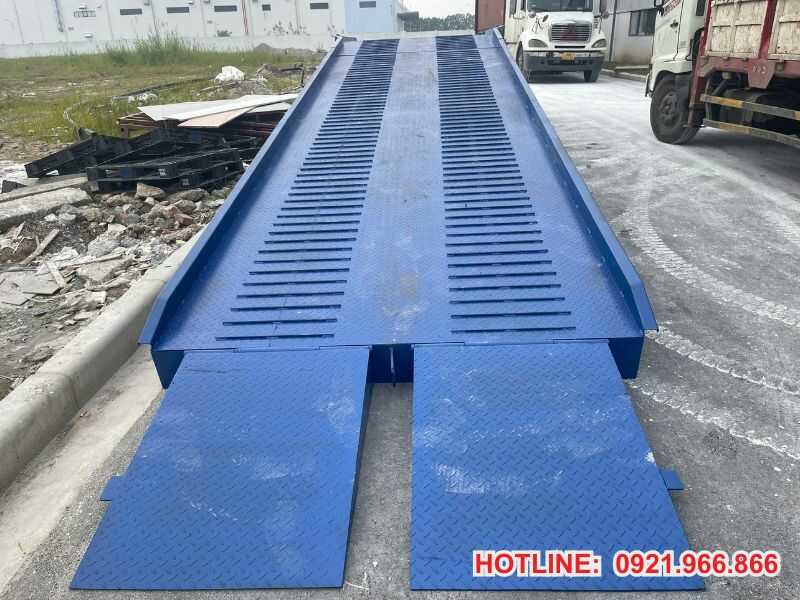 Hình ảnh thực tế bàn giao cầu dẫn xe nâng tại Hà Nam