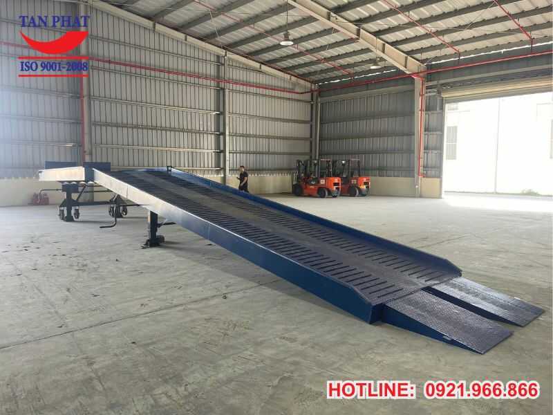 Dự án cầu dẫn xe nâng lên container tại Hải Phòng