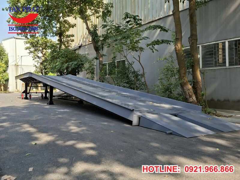 Dự án bàn giao cầu dẫn xe nâng 8 tấn tại Hải Phòng