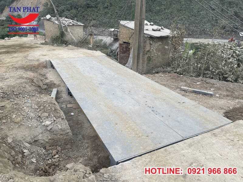 Bàn cân được sản xuất trực tiếp tại xưởng sản xuất của Tân Phát