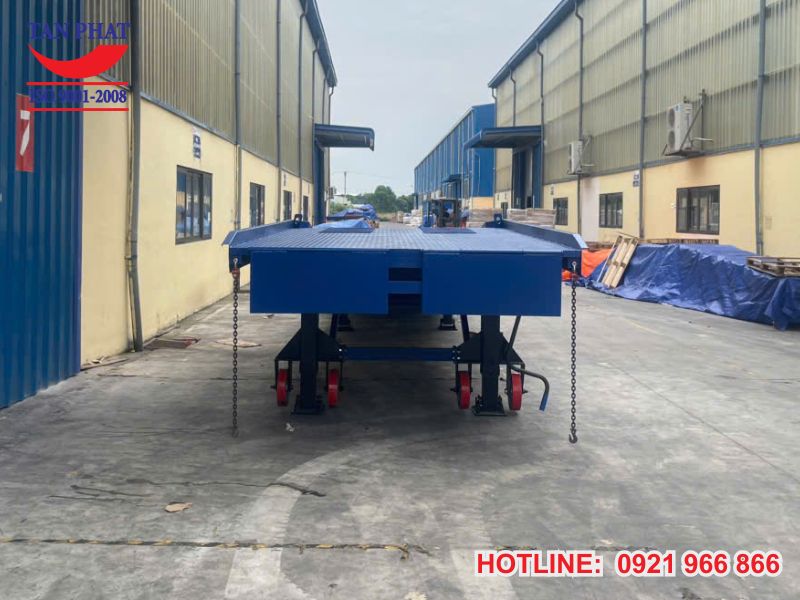 Hình ảnh thực tế dự án cung cấp cầu lên container tại Hưng Yên