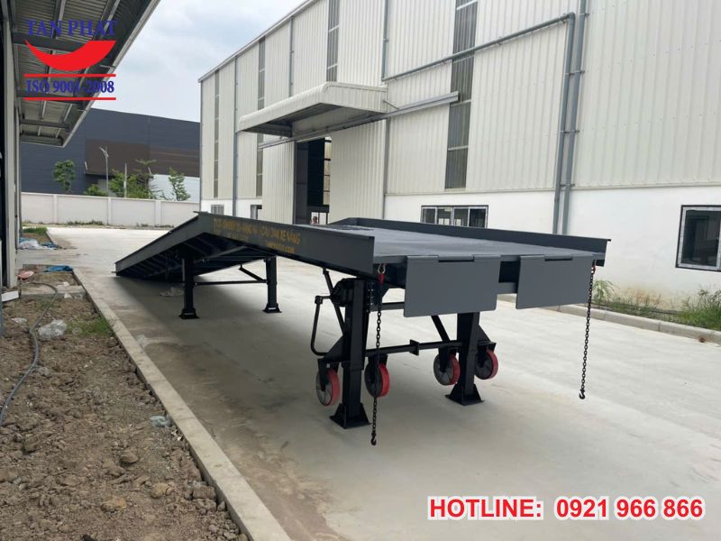 Hình ảnh thực tế dự án cầu dẫn xe nâng lên container tại Yên Mỹ, Hưng Yên