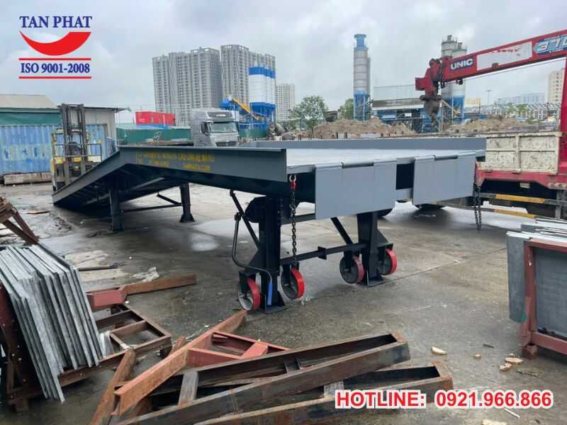 Cầu dẫn xe nâng 10 tấn được bàn giao tại Hà Nội