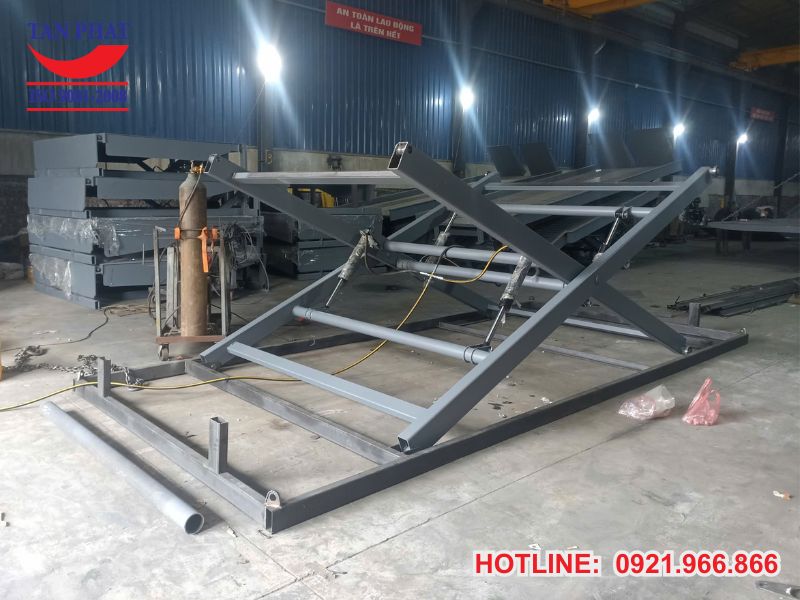 Quá trình sản xuất bàn nâng thủy lực 2000kg
