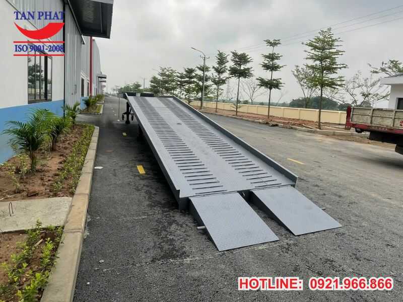 Lợi ích của cầu dẫn xe nâng bàn giao tại Vĩnh Phúc