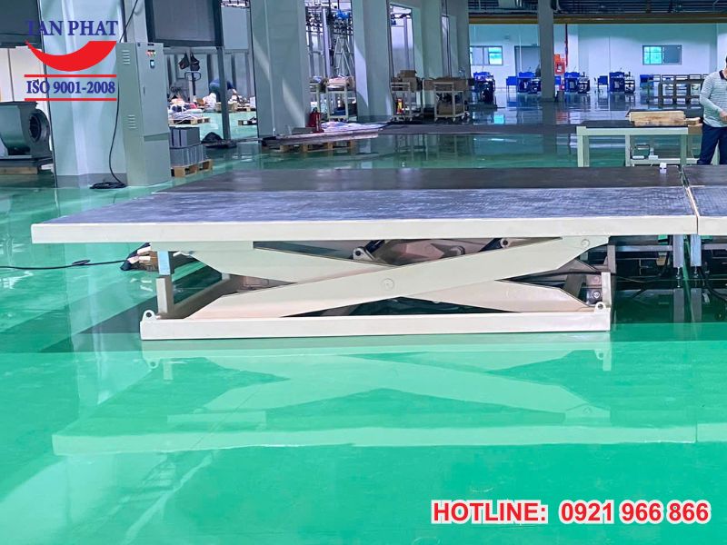 Hình ảnh thực tế bàn nâng thủy lực lắp đặt tại Hưng Yên