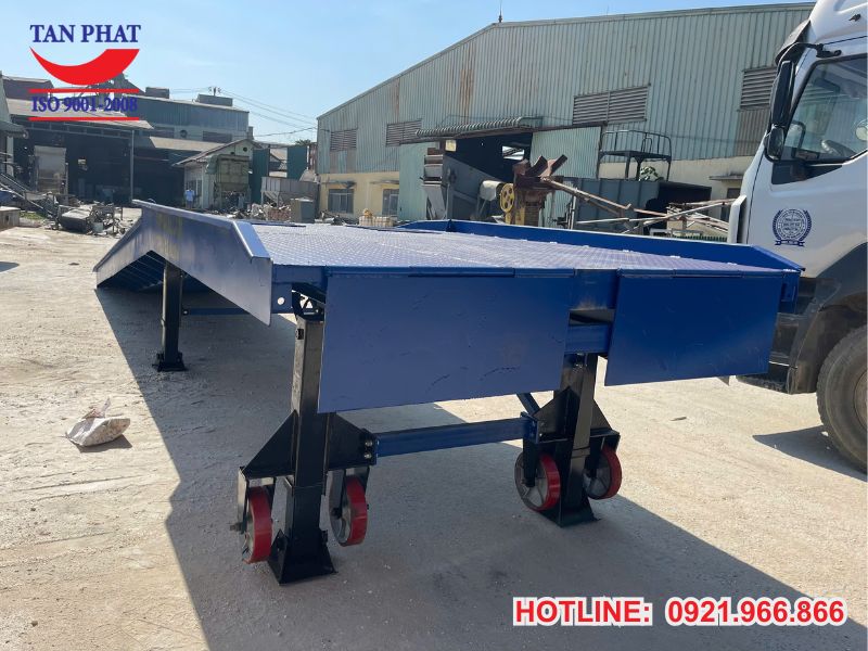 Cầu dẫn xe nâng tại Phú Thọ