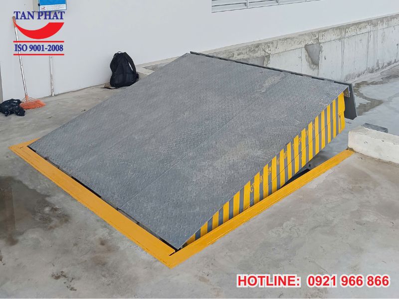 Dock Leveler 8 Tấn