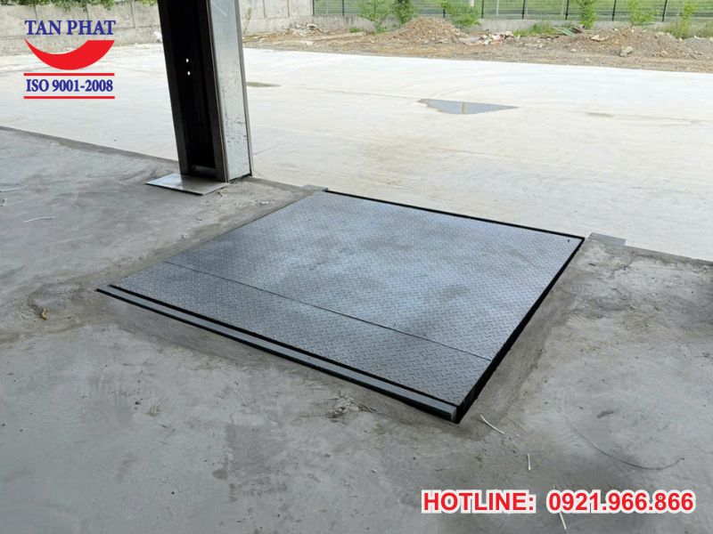 Dock leveler 6 tấn được hoàn thiện lắp đặt tại Ninh Bình