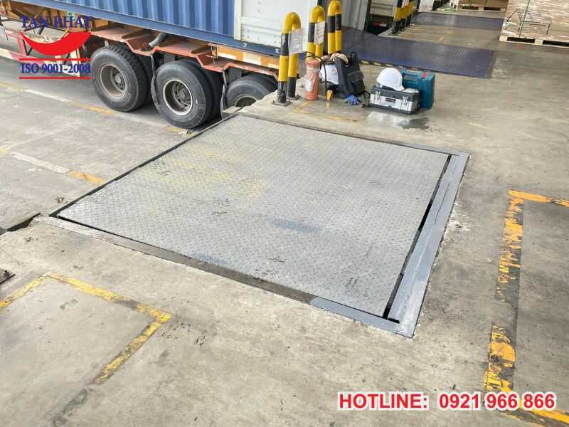 Sàn Nâng Thủy Lực 10 Tấn Mặt Sàn 2000x2000mm