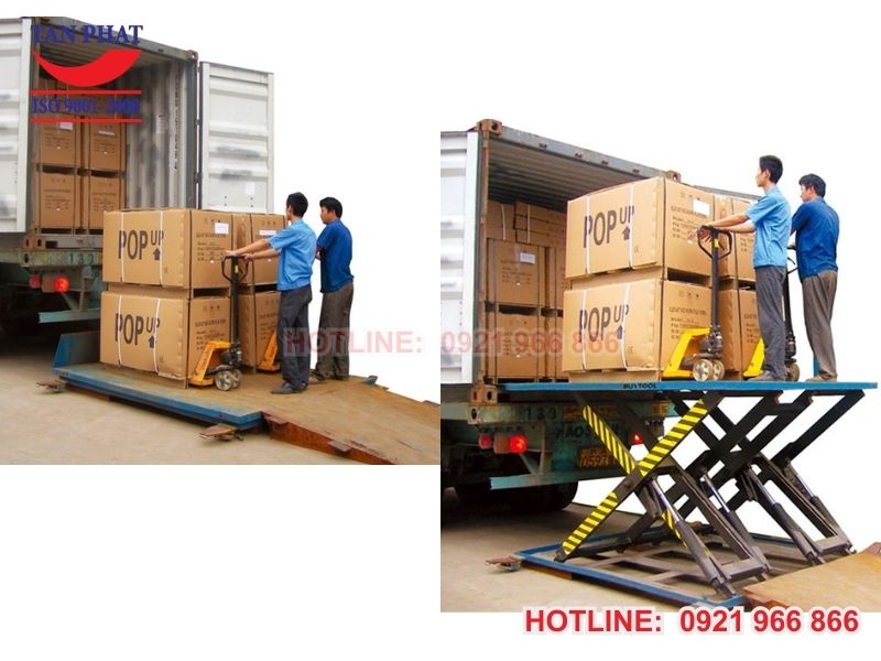 Đặt hàng hóa cân bằng trên mặt bàn nâng thủy lực